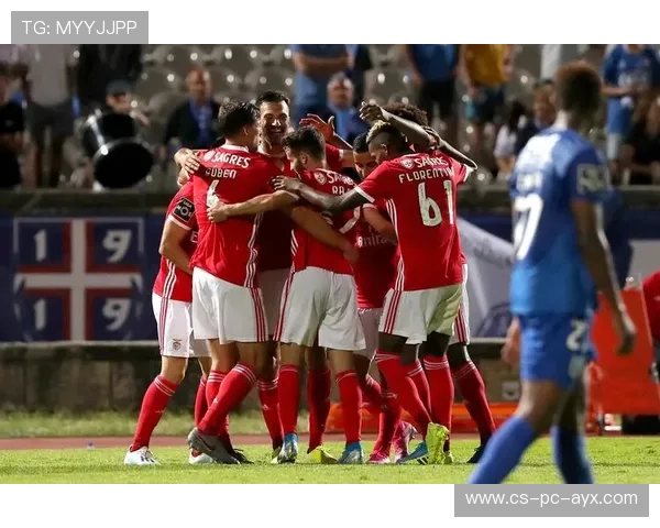 本菲卡—若昂·费利克斯高速插上头球建功